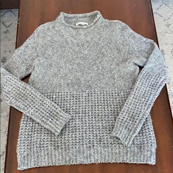 American Eagle Outfitters Sweaters - American eagle excellent cond. sweater size XS